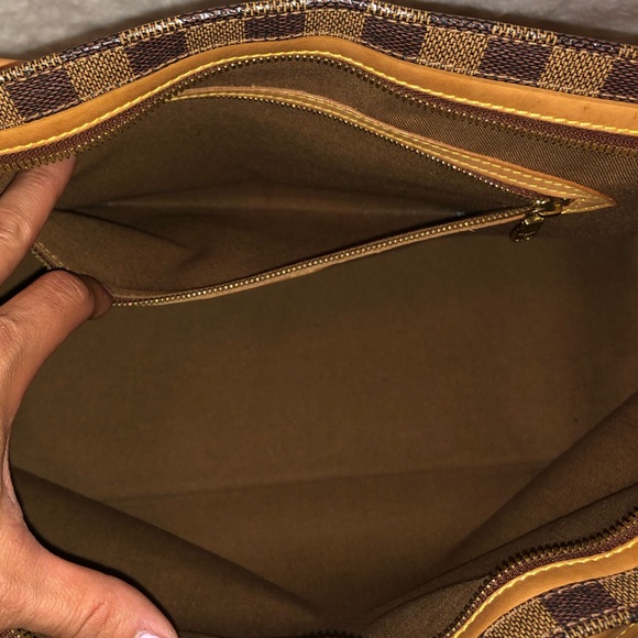 🚫SOLD🚫💯🔥Auth. Louis Vuitton Columbine Bag🔥💯 - Picture 6 of 8